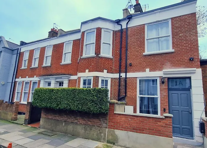 Luxury Fulham 3 Bedroom Garden House London