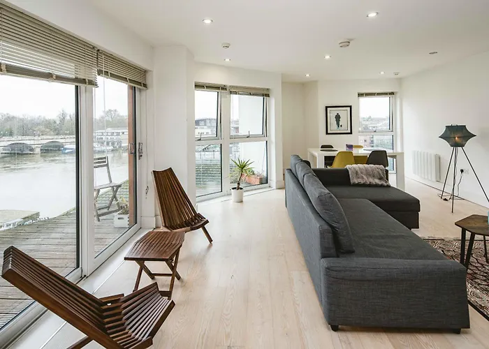 2Bed Flat With The View/Kingston