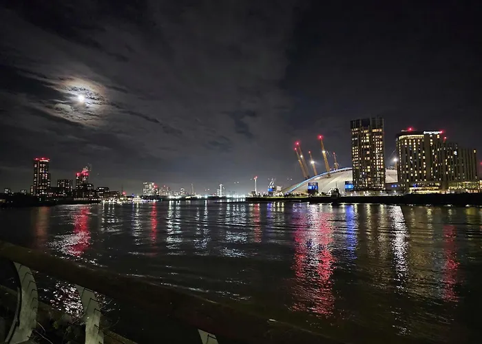 Luxury In Canary Wharf