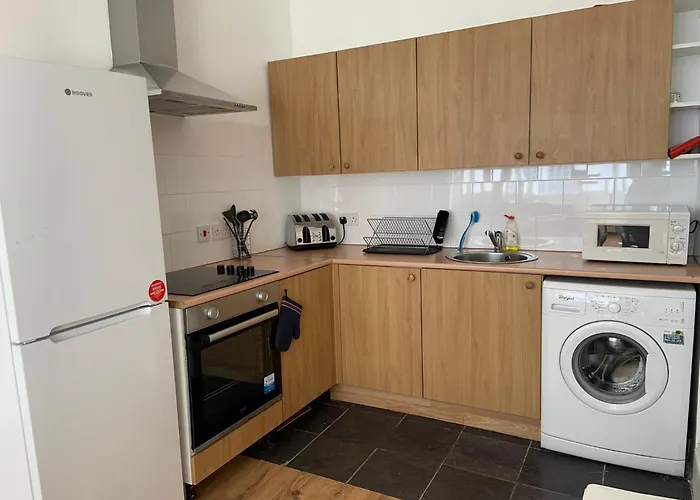 Affordable Rooms In Shared Flat, London Bridge