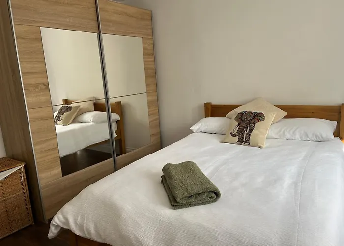 Comfortable Two Bedroom Modern Apartment