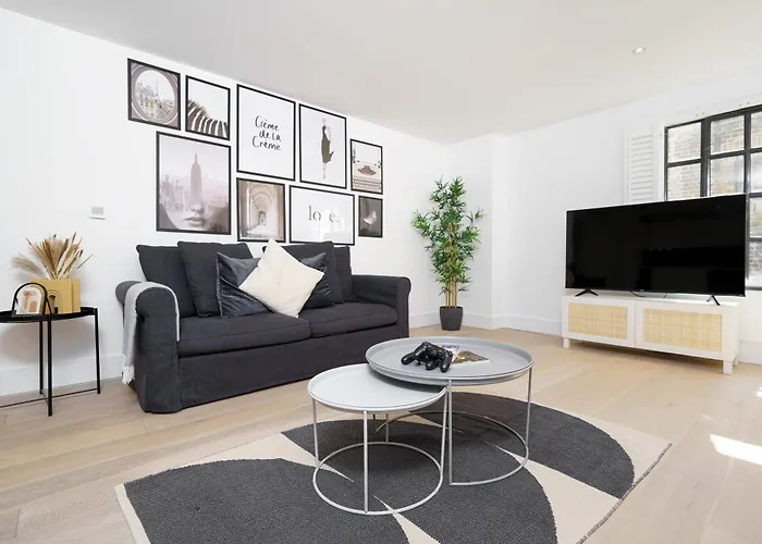 Trafalgar Sq 1 Bedr, 3 Beds Sleeps 6