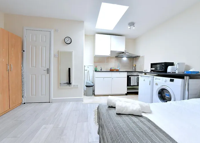Newly Renovated Bedsit Near Seven Sisters