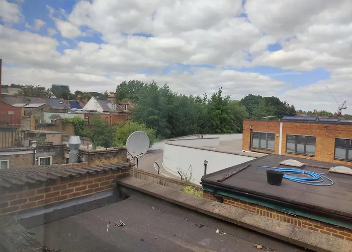Homely Accommodation, Archway In Islington Near Camden Town