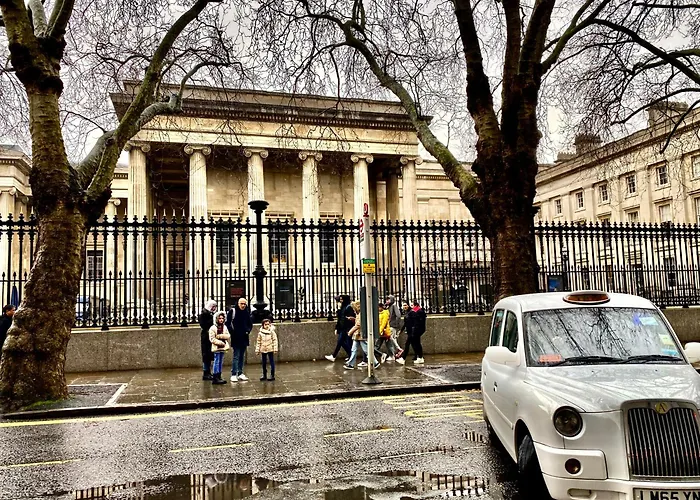 Stay In Bloomsbury2