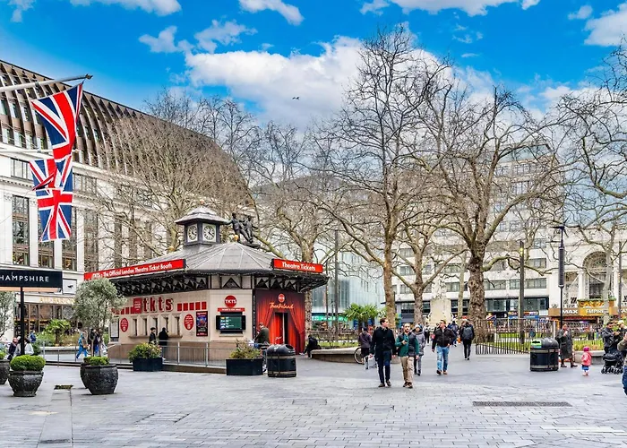 Heart Of London'S West End / Pro Host