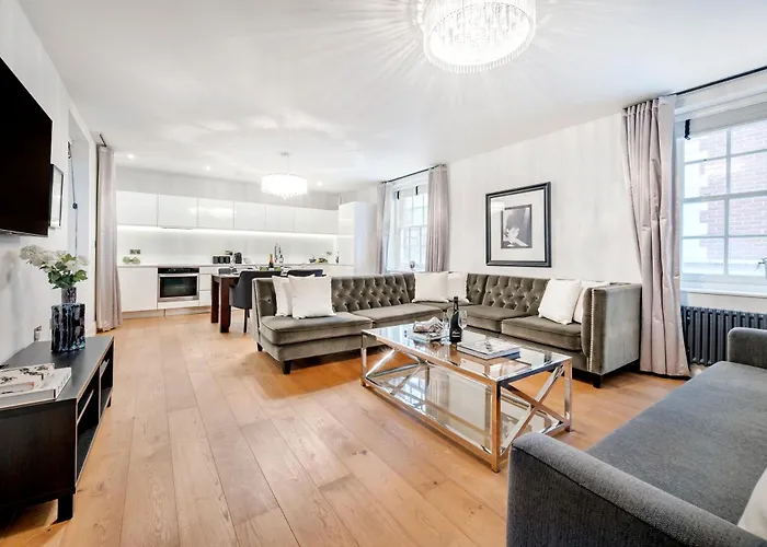 Aircon 2 Bedr, 3 Beds, 2 Bath Covent Garden, Subway