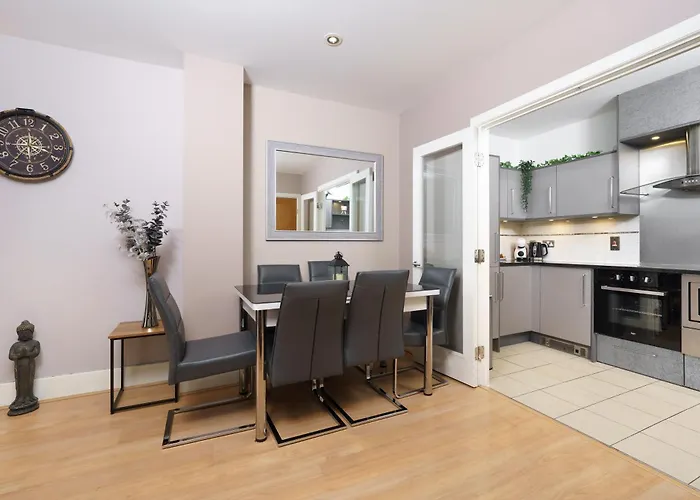 St George River Apartment Londra