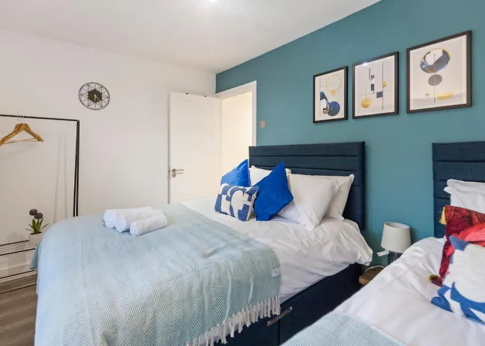 Diamond Suite Camden Town 3 Bedroom Sleeps 11 London