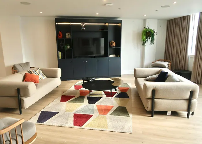 Luxury Capella Court