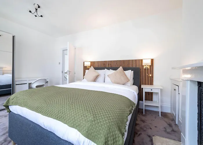 3 Bedroom House In Notting Hill London