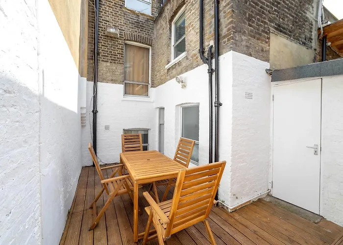 3 Bedroom House In Notting Hill