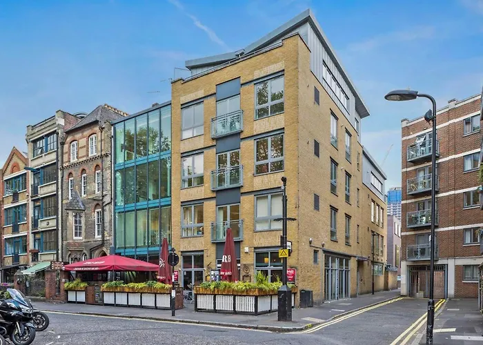 Hoxton Square - Urban Haven
