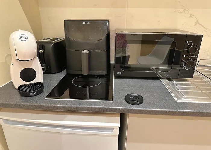 Central London Chinatown 1 Bedroom 1 Bathroom Flat