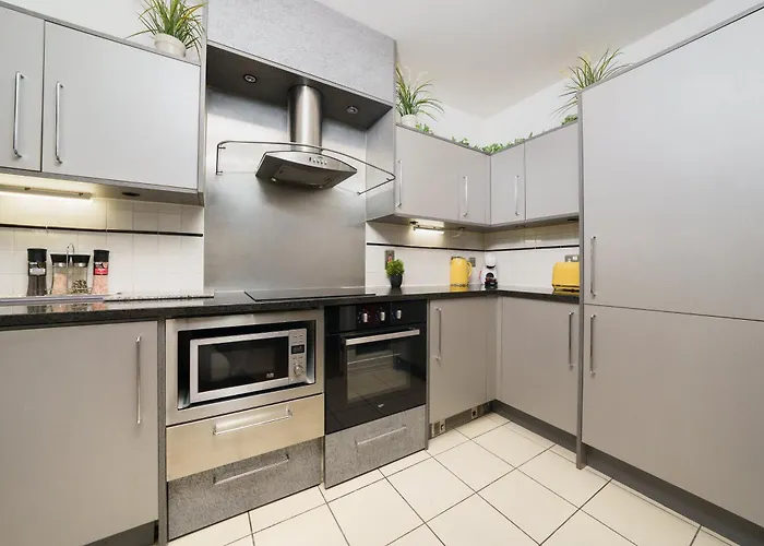 St George Wharf Apartment London