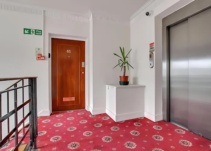 Luxurious 2-Bedroom Penthouse In Marble Arch -65Gc