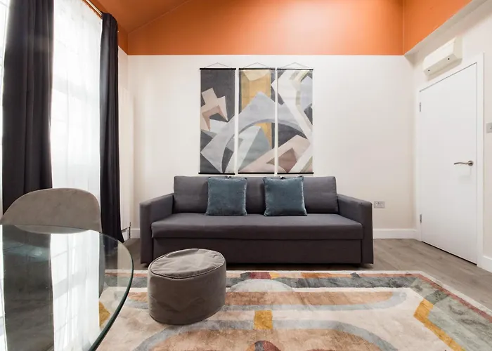 Charming Euston Apartment London