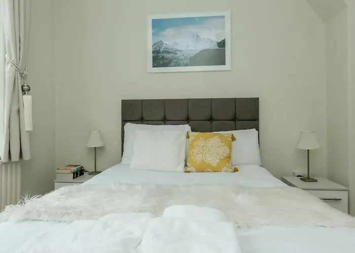 Fantastic 2 Bedroom Apartment In Waterloo