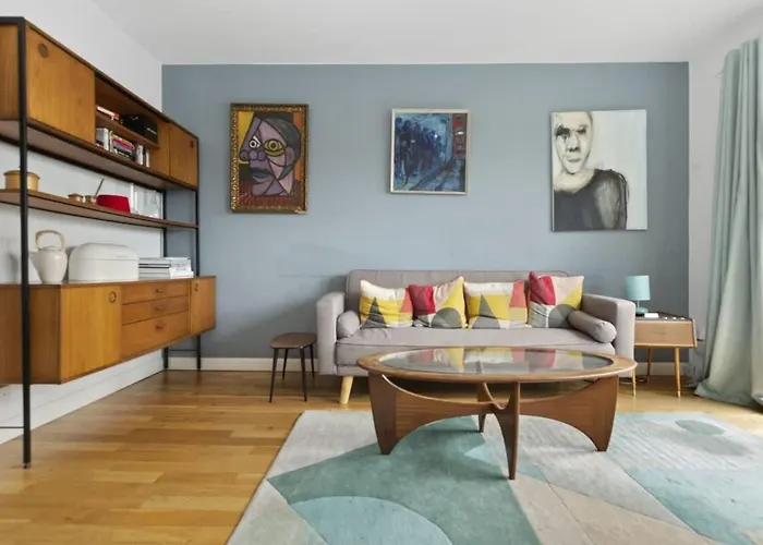 Stylish Central 2Br Flat Bridge Views