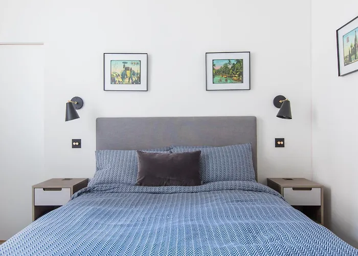 Modern Apartment & Rooms At Charing Cross London