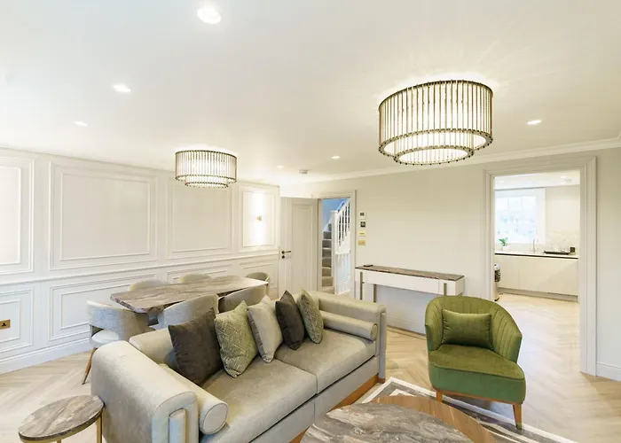 Holland Park Residence