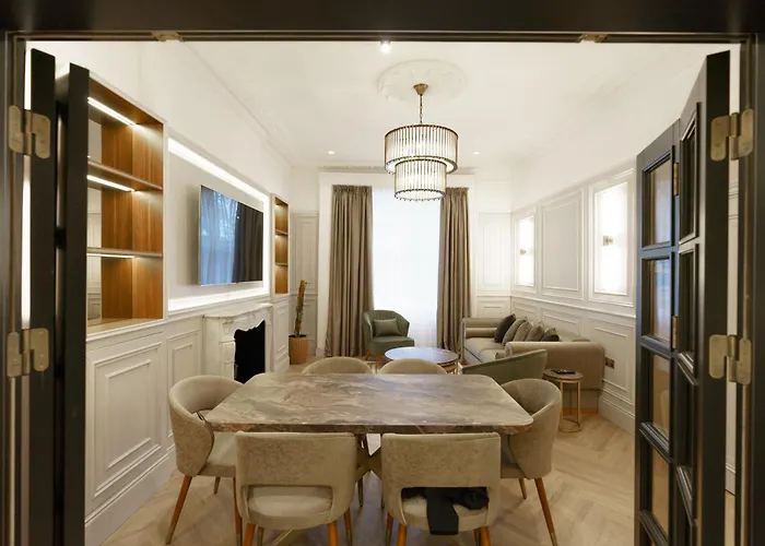 Holland Park Residence
