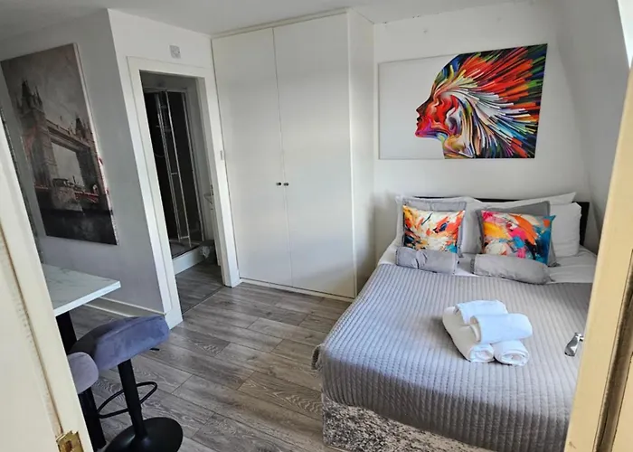 Cozy And Small Studio Zone 2 Near Maida Vale 6
