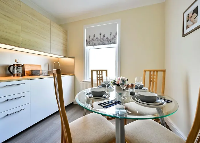 Two Bedroom A Stride Away From Meridian Greenwich