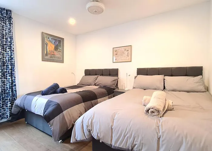 London Nest Apartment