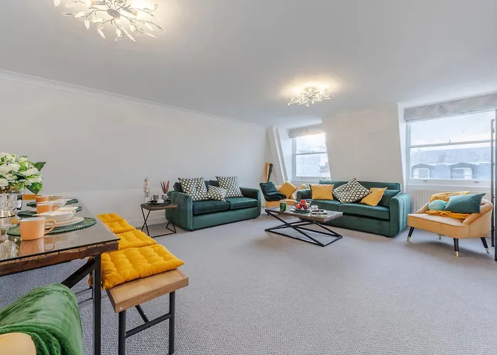 City Chic 3 Bedroom 2 Bathroom Luxury Living 7Hs