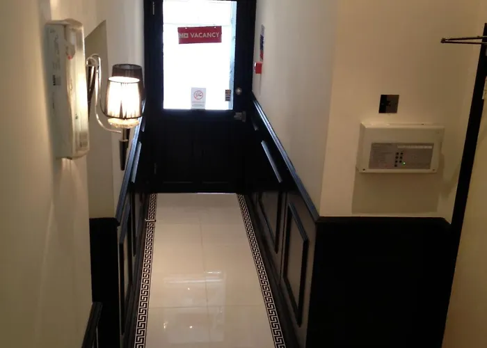 Goodwood Hotel London