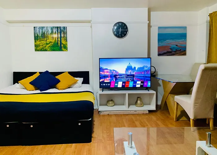 Stratford 3 Bedrooms House, Separate Reception, Close To Abba, Westfield, Olympic Stadium