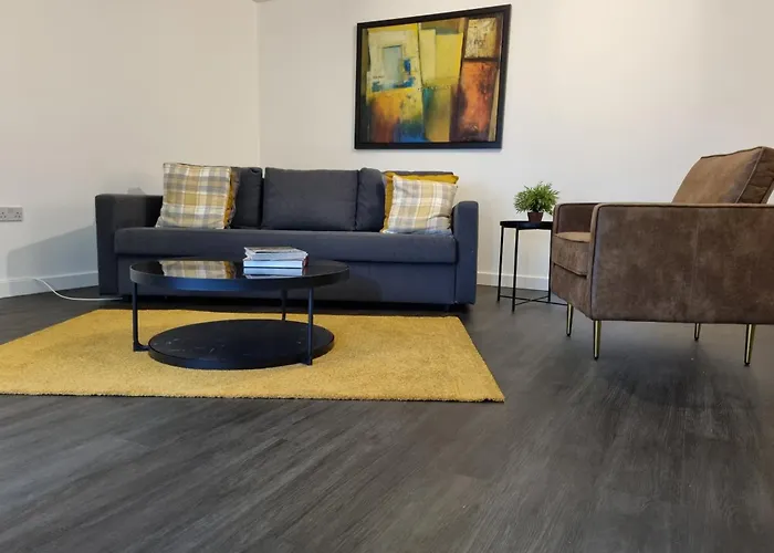 Spacious 5 Min Walk To Leytonstone Underground Station And 5 Stops To Zone 1