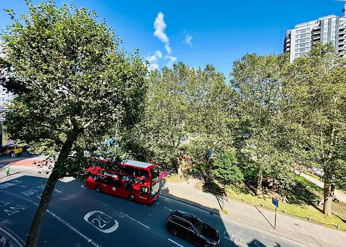Unique Studio Flat In City 1110 London