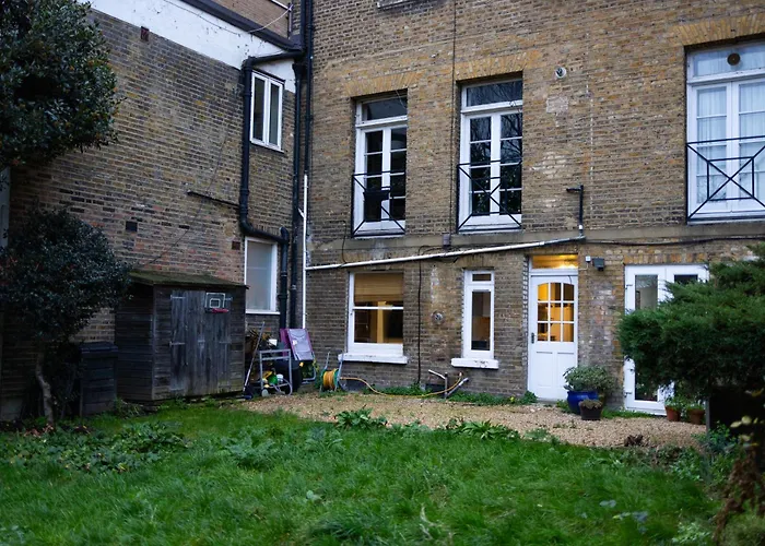 Manor Court