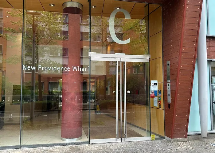 Luxurious 2 Bedroom Apartment In Canary Wharf