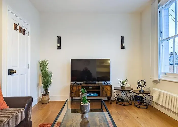 Charming 3Br In Trendy Tottenham Neighborhood