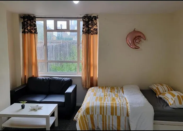 Ensuite Flat London