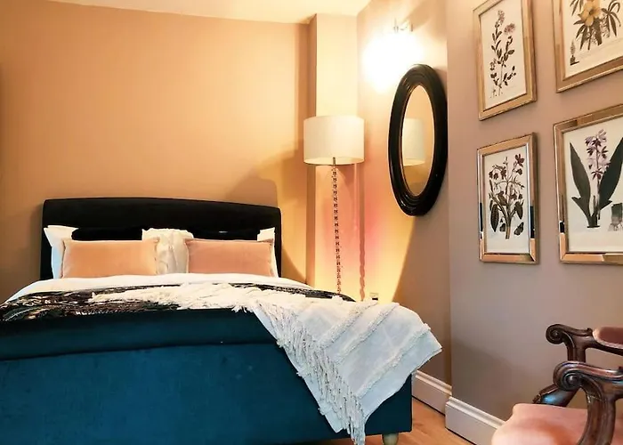 The Sycamore Retreat - Hampstead
