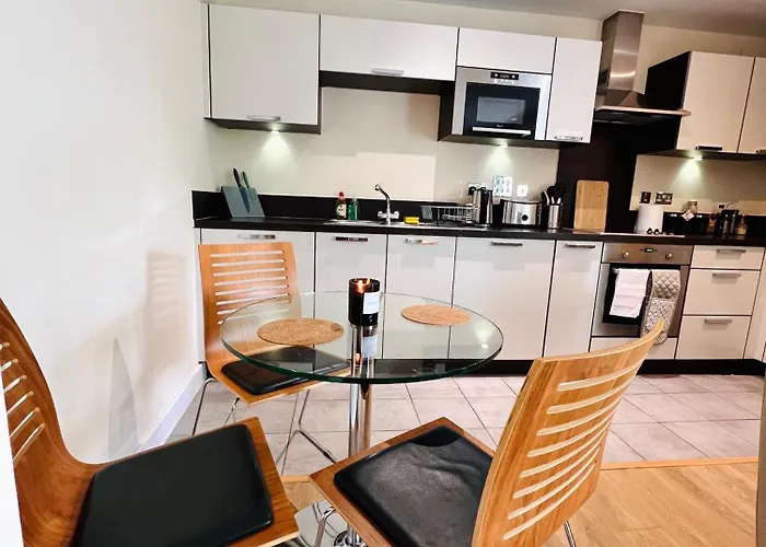 Canada Water Se16 7Aq 2Bed Apartment London