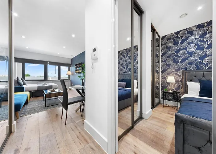 Modern One Bedroom Flat - Sleeps 5 -Near Heathrow - London Ub3