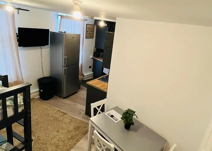 Willesden J Guest Home 4