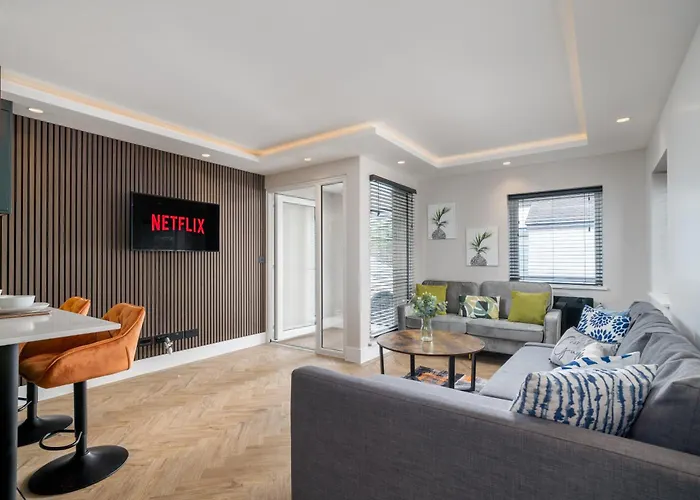 Skyvillion -Cozy & Amazing King 1Bed In London Cockfosters Mins To Tube