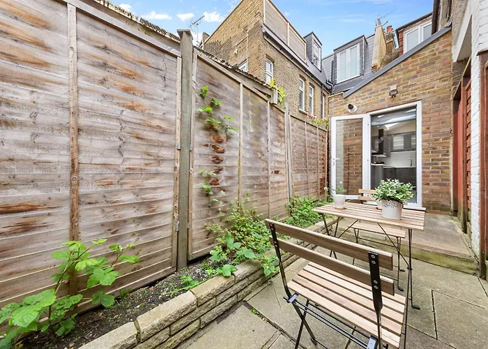 Modern Apartment In Shepherds Bush, Near Westfield