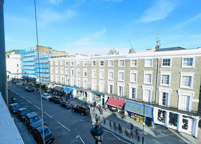 Hyde Park 3 Bedroom Flat