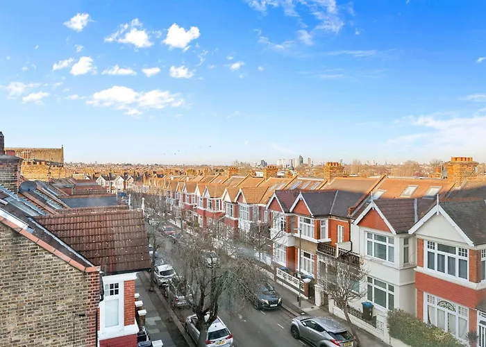 Wimbledon Two Bedroom Luxury Stays - Central London