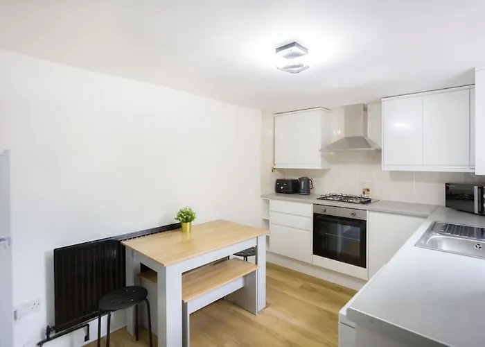 Two Bedroom Apartment In Dalston