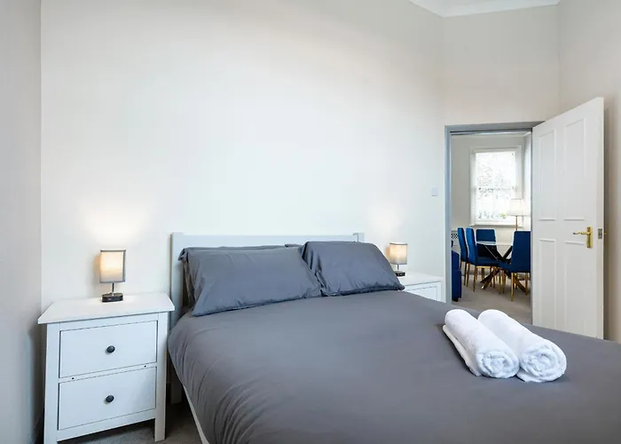 5A - Bright And Airy 2 Bedroom Apartment - Close To Central London