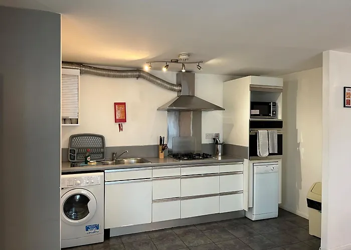 Access Apartments City