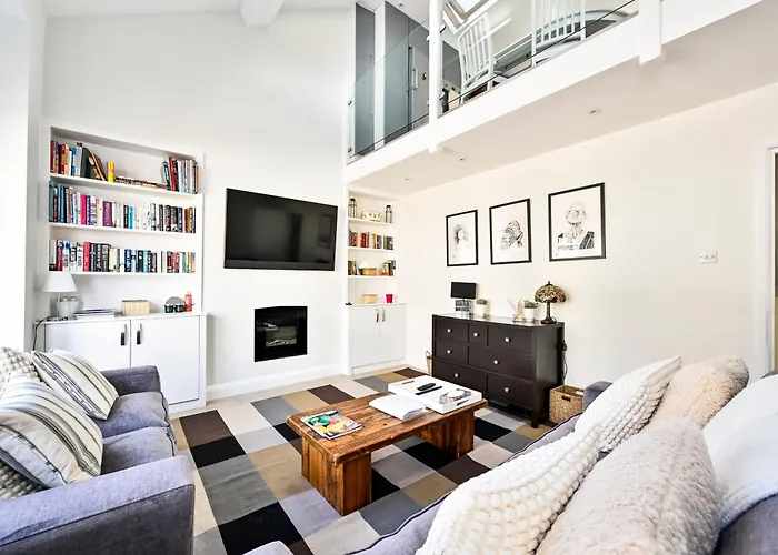 New Chic 3-Bed Flat In Clapham